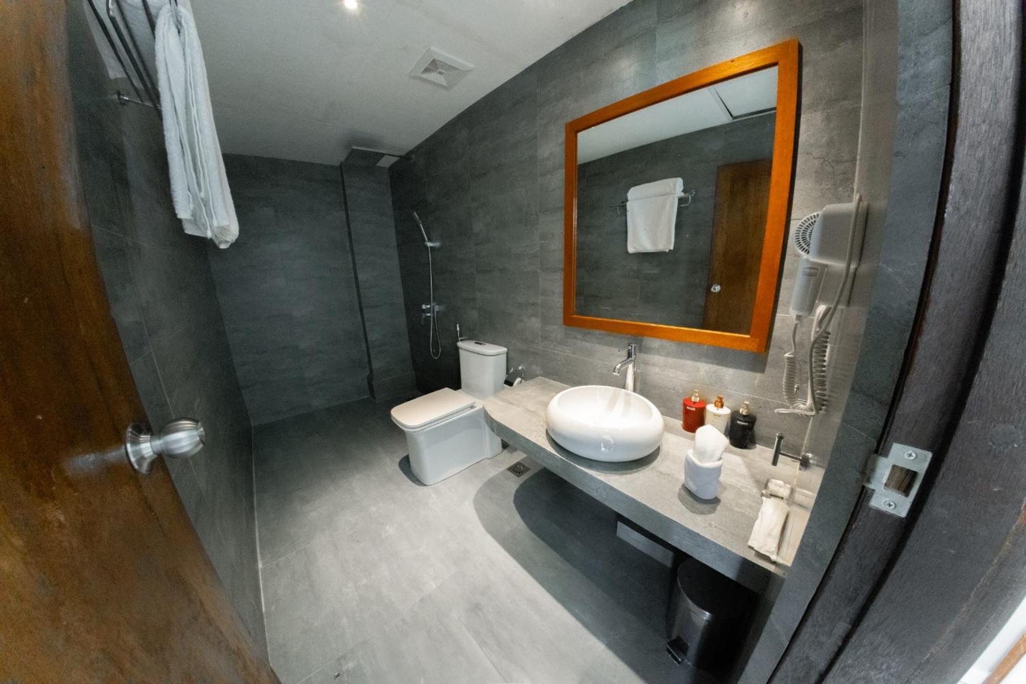 Heron Beach Hotel - The Best Maldivian Getaway In Dhiffushi,Maldives Zimmer foto