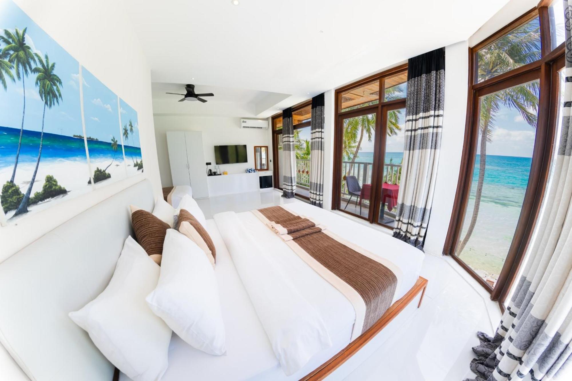 Heron Beach Hotel - The Best Maldivian Getaway In Dhiffushi,Maldives Exterior foto